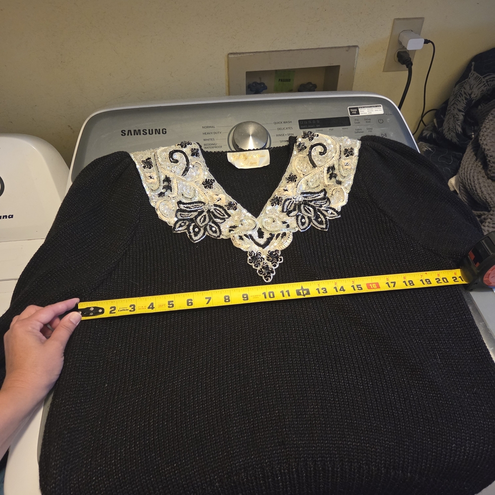 VINTAGE- Lilly Of California V-Neck Sweater with Embellished Design - Picture 6 of 8